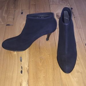 Stuart Weitzman black ankle boots booties 7.5